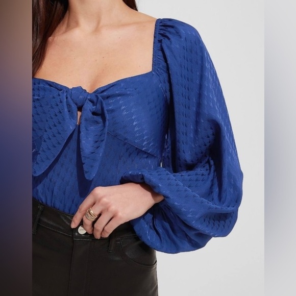 Express Satin Jacquard Tie Front Thong
Bodysuit - Picture 2 of 5